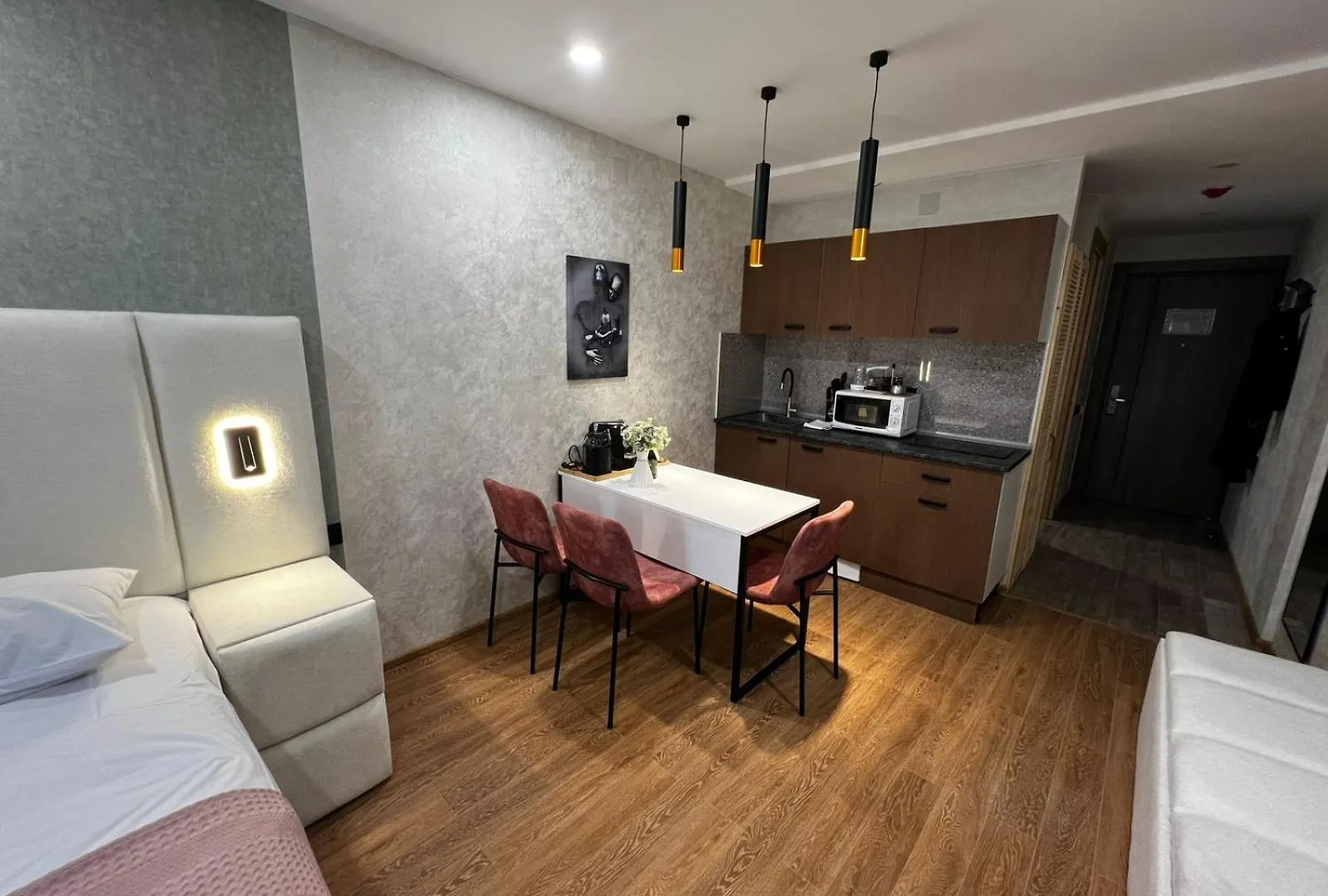 Rainbow Apartment Μπατούμι